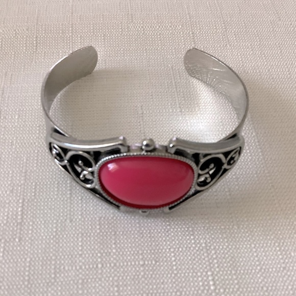 Pink Cabochon Silver Tone Bangle Bracelet - Picture 1 of 2